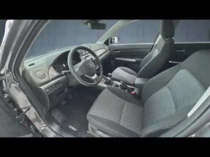Photo 13 Suzuki Vitara  1.4 Boosterjet Hybrid 110ch Privilège MY25