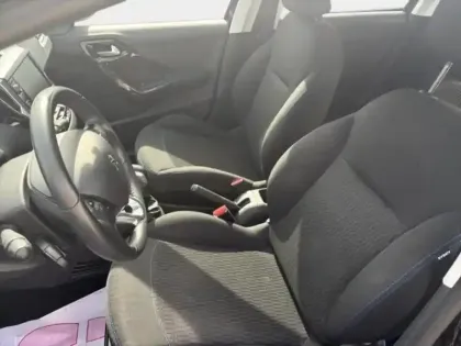 Photo 13 Peugeot 208  1.6 BlueHDi 100ch Style 5p