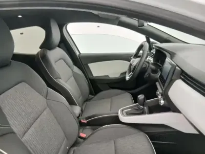 Photo 13 Renault Clio  1.6 E-Tech 145ch full hybrid Techno
