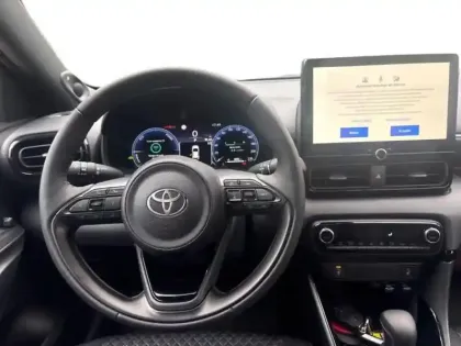 Photo 11 Toyota Yaris  130h Collection 5p MY26