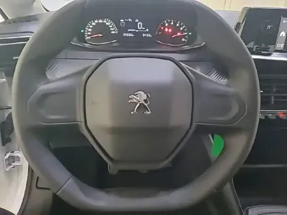 Photo 8 Peugeot 208  PureTech 75 S&S BVM5