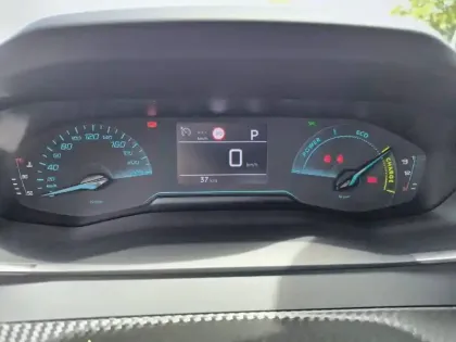 Photo 9 Peugeot 2008  Hybrid 110 e-DCS6