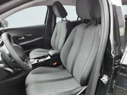Photo 10 Peugeot 208  Electrique 54 kWh 156ch
