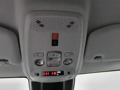 Photo 18 Peugeot 208  Electrique 54 kWh 156ch