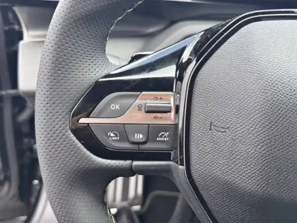 Photo 20 Peugeot 408  Plug-in Hybrid 240 ch e-DCS7