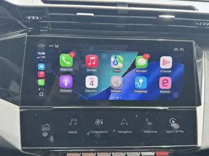 Photo 18 Peugeot 408  Plug-in Hybrid 240 ch e-DCS7