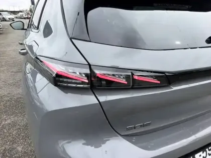 Photo 16 Peugeot 308  Plug-in Hybrid 195 ch e-DCS7