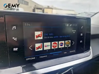 Photo 12 Peugeot 2008  PureTech 100 S&S BVM6