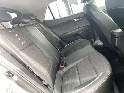 Photo 15 Kia Stonic  1.0 T-GDi 100 ch DCT7