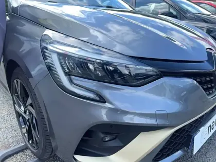 Photo 27 Renault Clio  E-Tech hybride 145