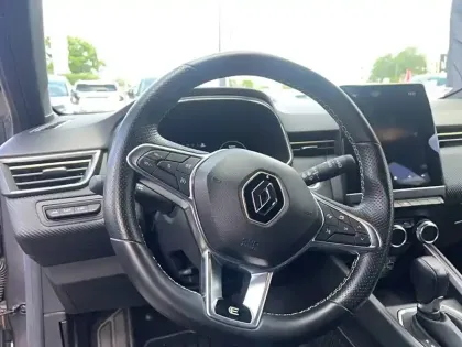 Photo 19 Renault Clio  E-Tech hybride 145