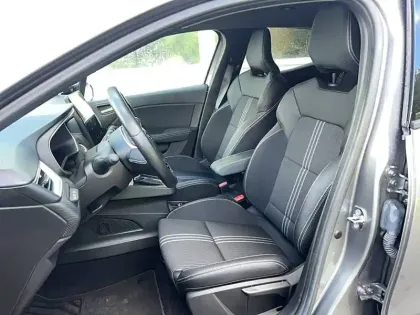 Photo 8 Renault Clio  E-Tech hybride 145