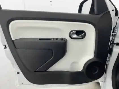 Photo 19 Renault Twingo  III E-Tech