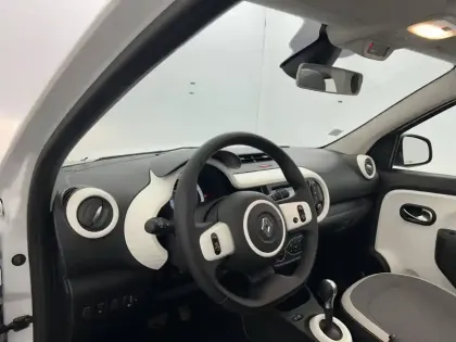 Photo 18 Renault Twingo  III E-Tech