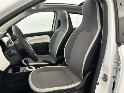 Photo 17 Renault Twingo  III E-Tech