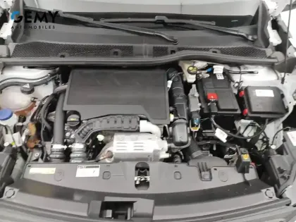 Photo 11 Peugeot 2008  PureTech 130 S&S EAT8