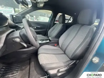 Photo 31 Peugeot 2008  Electrique 54 kWh 156 ch
