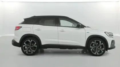 Photo 14 Renault Austral  E-Tech full hybrid 200 GSR2