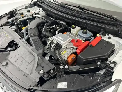 Photo 35 Renault Austral  E-Tech full hybrid 200 GSR2