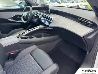 Photo 35 Peugeot 3008  Electrique 210 ch 73 kWh