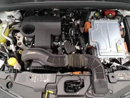 Photo 13 Renault Clio  E-Tech full hybrid 145