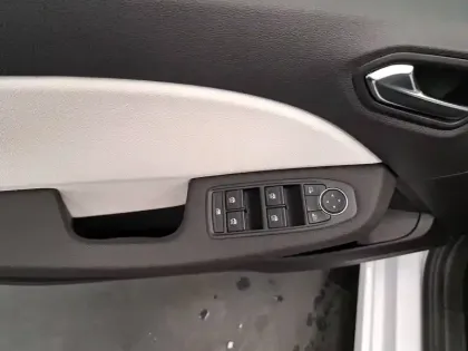 Photo 27 Renault Clio  E-Tech full hybrid 145