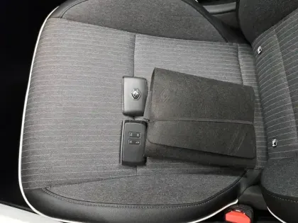 Photo 40 Renault Clio  E-Tech full hybrid 145