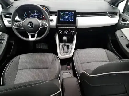 Photo 42 Renault Clio  E-Tech full hybrid 145