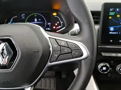 Photo 31 Renault Clio  E-Tech full hybrid 145