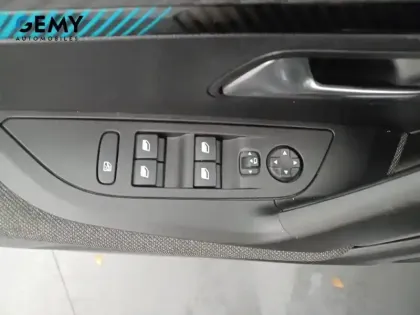 Photo 14 Peugeot 2008  Electrique 136 ch