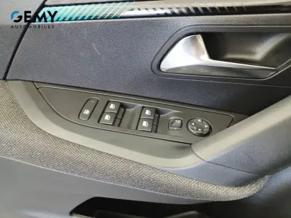 Photo 37 Peugeot 2008  Electrique 136 ch