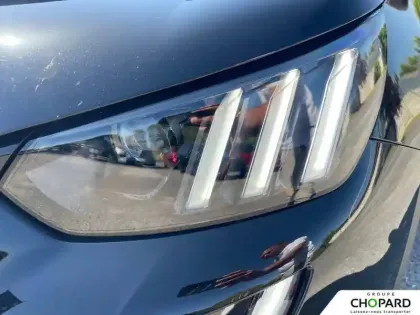 Photo 21 Peugeot 2008  PureTech 130 S&S EAT8