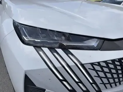 Photo 15 Peugeot 3008  Hybrid 145 e-DCS6