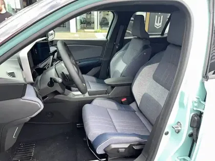 Photo 8 Renault 4 Renault  E-Tech Electrique 150 ch autonomie confort