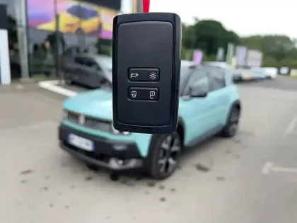 Photo 24 Renault 4 Renault  E-Tech Electrique 150 ch autonomie confort
