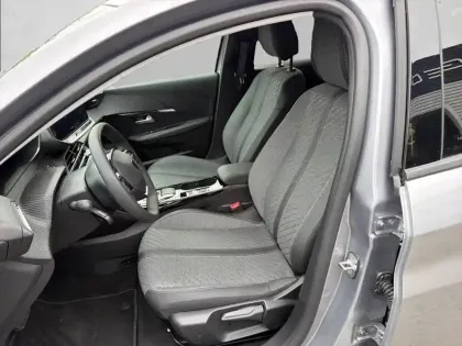 Photo 10 Peugeot 208  Electrique 54 kWh 156ch