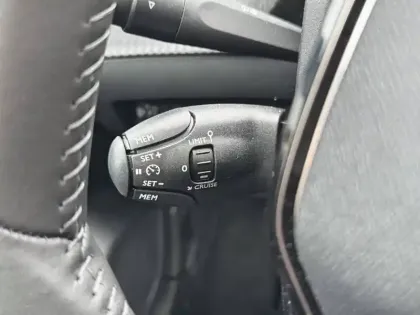 Photo 17 Peugeot 208  Electrique 54 kWh 156ch