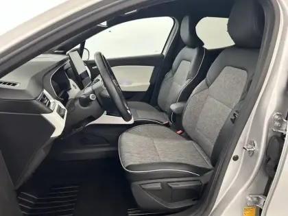 Photo 17 Renault Clio  E-Tech 140 - 21