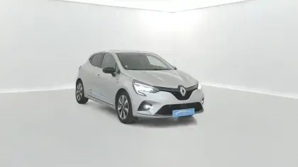 Photo 16 Renault Clio  E-Tech 140 - 21