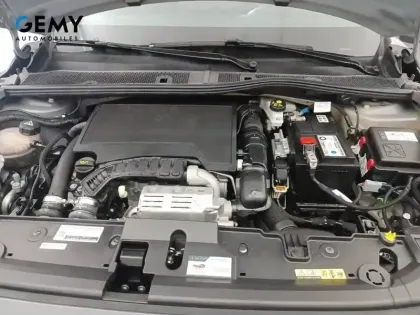Photo 34 Peugeot 208  PureTech 100 S&S BVM6
