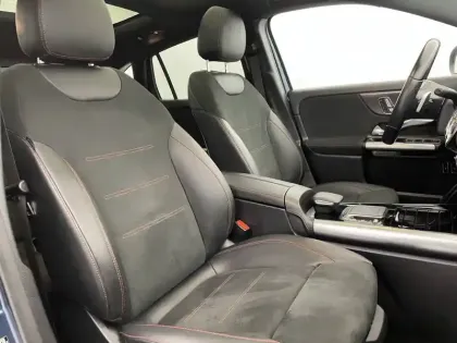 Photo 51 Mercedes GLA  250 e 8G-DCT