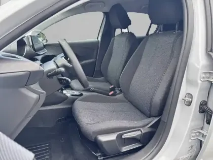 Photo 10 Peugeot 208  Hybrid 110 ch e-DCS6