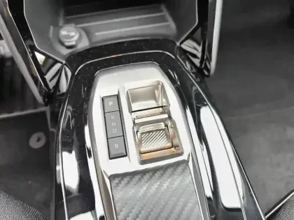 Photo 13 Peugeot 208  Electrique 54 kWh 156ch
