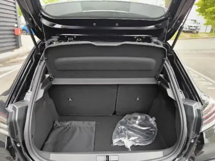 Photo 5 Peugeot 208  Electrique 54 kWh 156ch