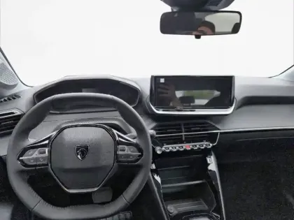 Photo 7 Peugeot 208  Electrique 54 kWh 156ch