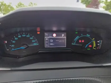 Photo 9 Peugeot 208  Electrique 54 kWh 156ch