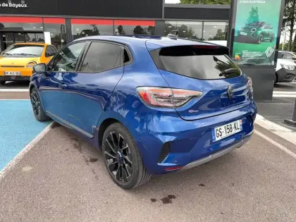 Photo 22 Renault Clio  E-Tech full hybrid 145