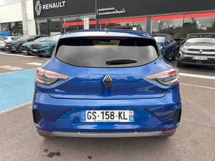 Photo 23 Renault Clio  E-Tech full hybrid 145
