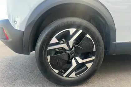 Photo 15 Peugeot 2008  PureTech 130 S&S EAT8