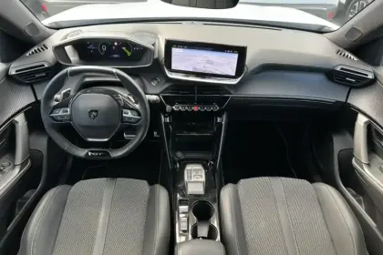 Photo 16 Peugeot 2008  PureTech 130 S&S EAT8